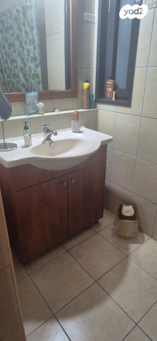 דרך דגניה 42