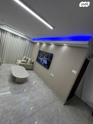 קרן היסוד 19