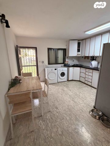 הפרטיזנים 8