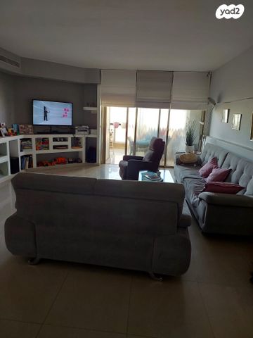 יהושע רבינוביץ 64