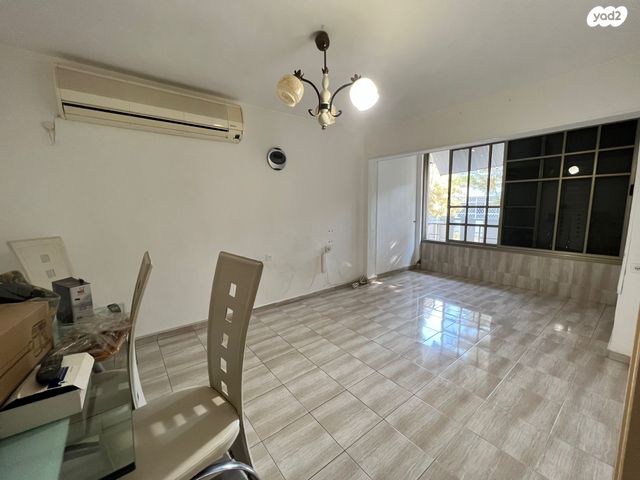 קיבוץ גלויות 47