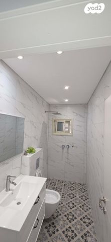 ארלוזורוב 8