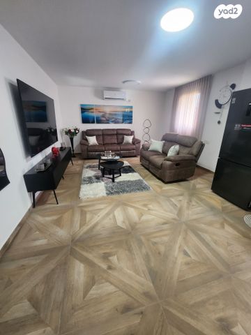 שדרות המגינים 64