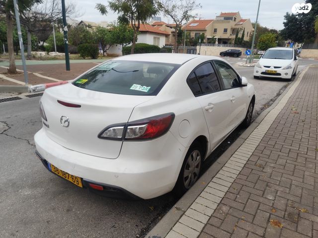 מודעת רכב מאזדה 3