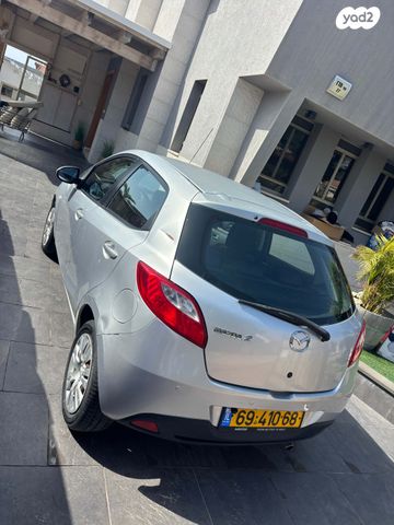 מודעת רכב מאזדה 2