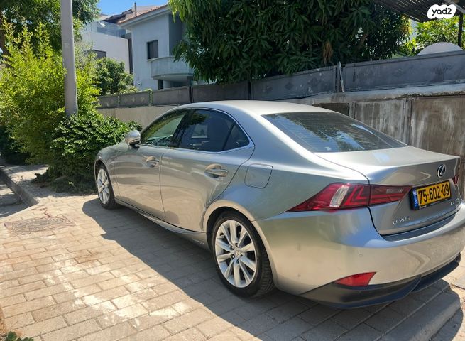 מודעת רכב לקסוס IS