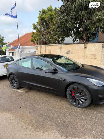 מודעת רכב טסלה מודל 3