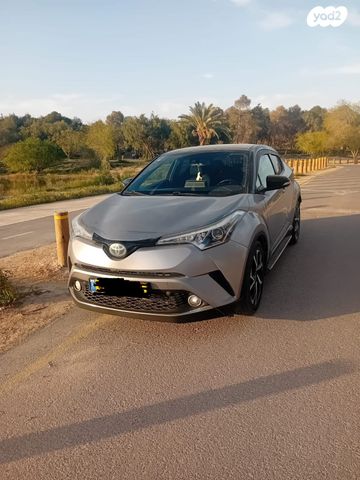מודעת רכב טויוטה C-HR