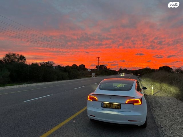 מודעת רכב טסלה מודל 3