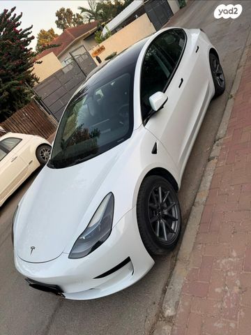 מודעת רכב טסלה מודל 3