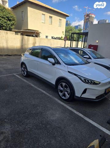 מודעת רכב ג׳ילי Geometry C