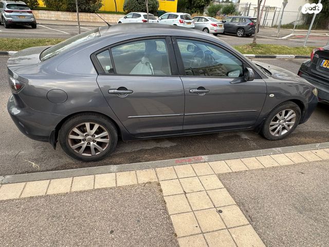 מודעת רכב מאזדה 3