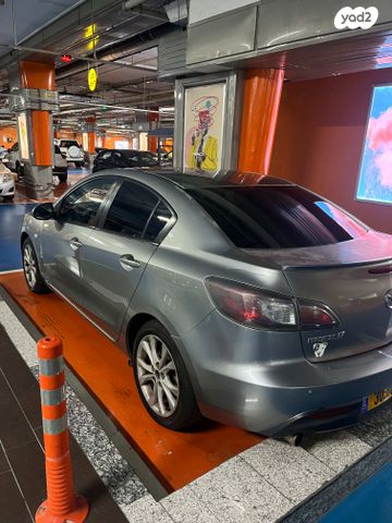 מודעת רכב מאזדה 3