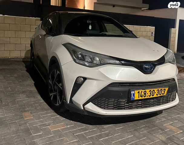 מודעת רכב טויוטה C-HR