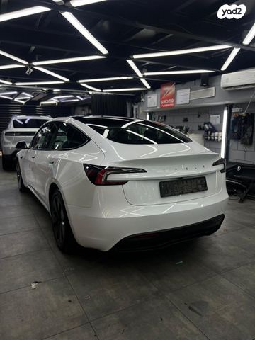 מודעת רכב טסלה מודל 3