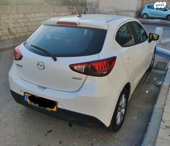 מודעת רכב מאזדה 2