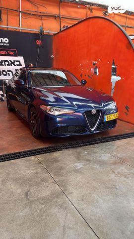 מודעת רכב אלפא רומיאו ג'וליה