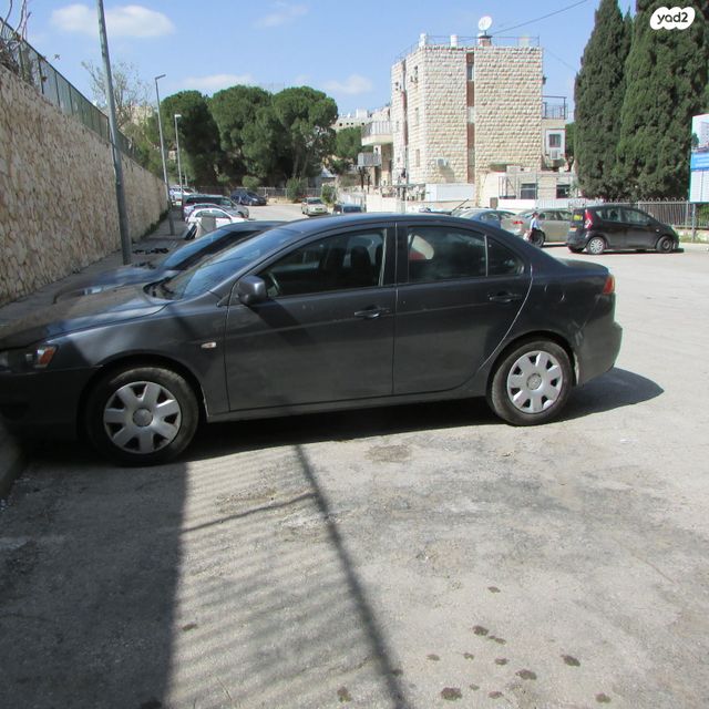 מודעת רכב מיצובישי לנסר