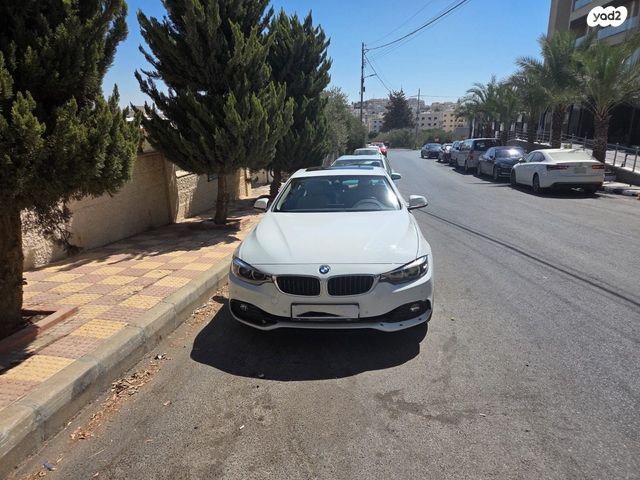 מודעת רכב ב מ וו סדרה 4