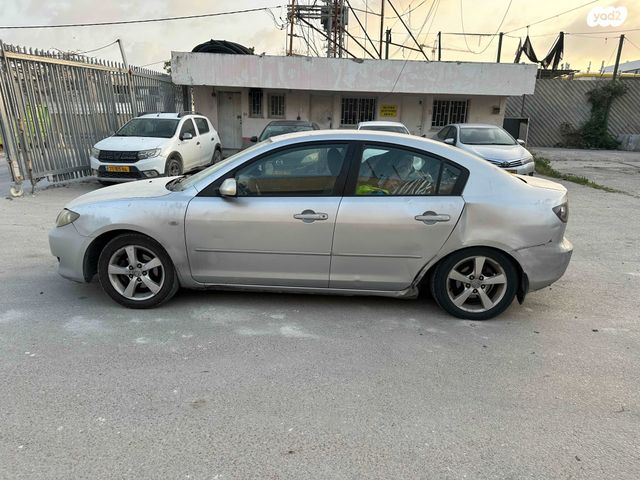 מודעת רכב מאזדה 3