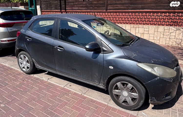 מודעת רכב מאזדה 2