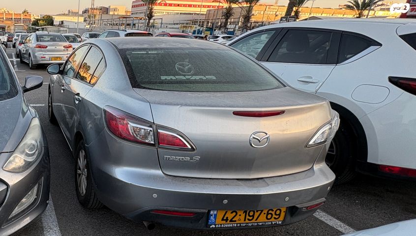 מודעת רכב מאזדה 3