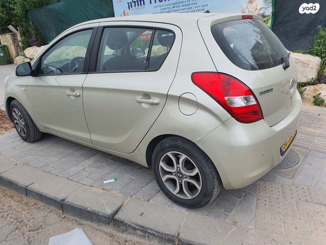 מודעת רכב יונדאי i20