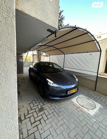 מודעת רכב טסלה מודל 3