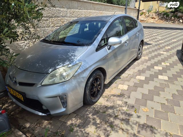 מודעת רכב טויוטה פריוס