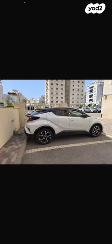 מודעת רכב טויוטה C-HR