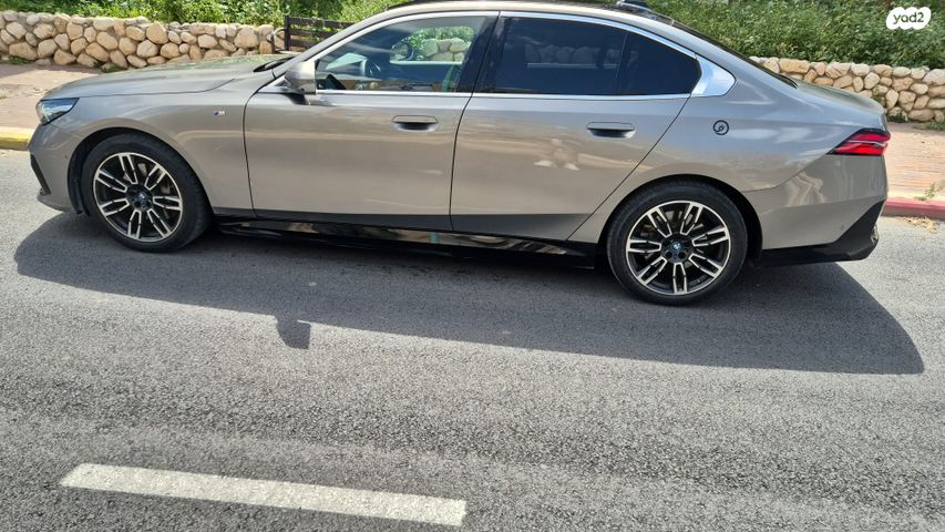 מודעת רכב ב מ וו I5