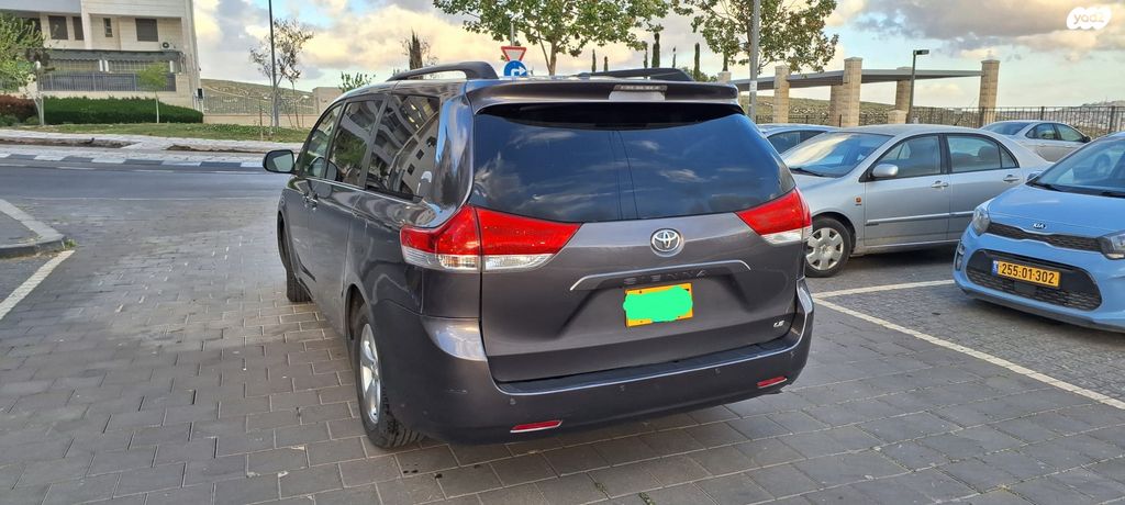 מודעת רכב טויוטה סיינה