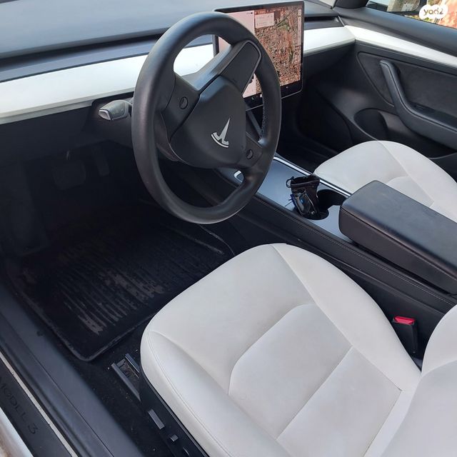 מודעת רכב טסלה מודל 3