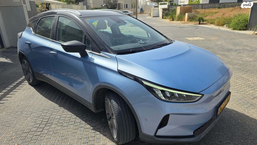 מודעת רכב ג׳ילי Geometry C