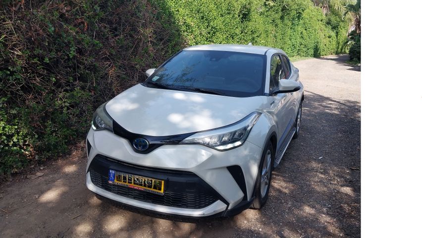 מודעת רכב טויוטה C-HR