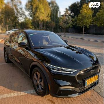 מודעת רכב פורד מוסטנג Mach-E