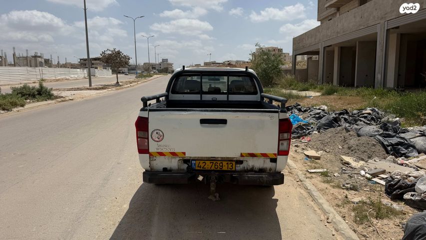 מודעת רכב איסוזו די-מקס