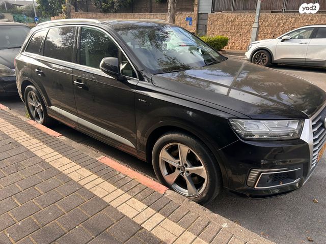 מודעת רכב אאודי Q7