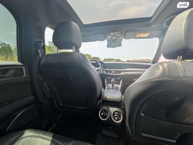 מודעת רכב אלפא רומיאו סטלביו