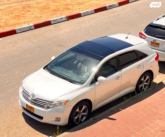 מודעת רכב טויוטה ונזה