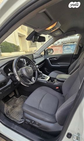 מודעת רכב טויוטה RAV4