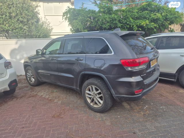 מודעת רכב ג'יפ גרנד צ'ירוקי