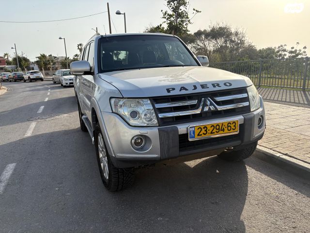 מודעת רכב מיצובישי פג'רו