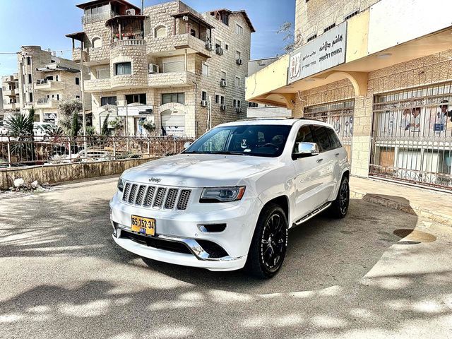 מודעת רכב ג'יפ גרנד צ'ירוקי