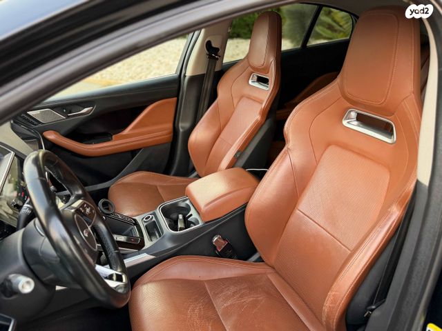 מודעת רכב יגואר I-Pace