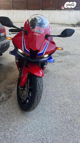 מודעת רכב הונדה CBR600RR