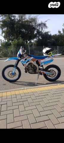 מודעת רכב TM Racing EN 300