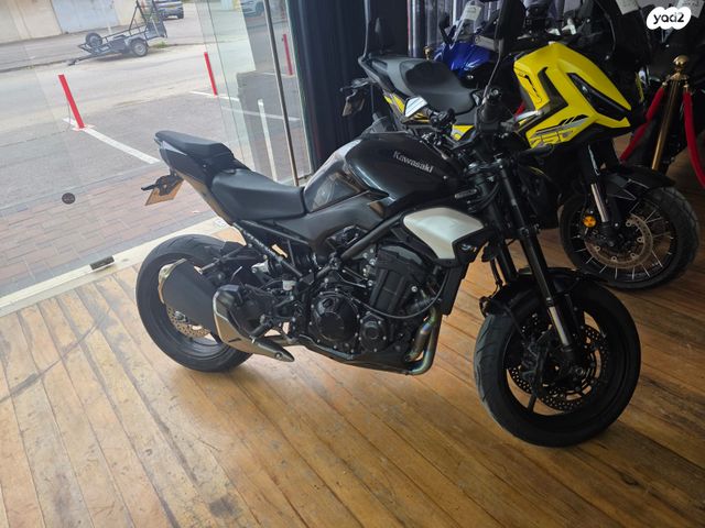 מודעת רכב קאוואסאקי Z900