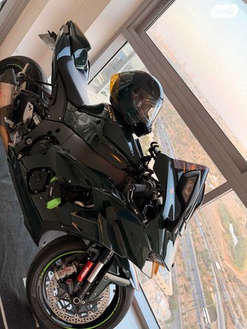 מודעת רכב קאוואסאקי נינג'ה ZX 10R
