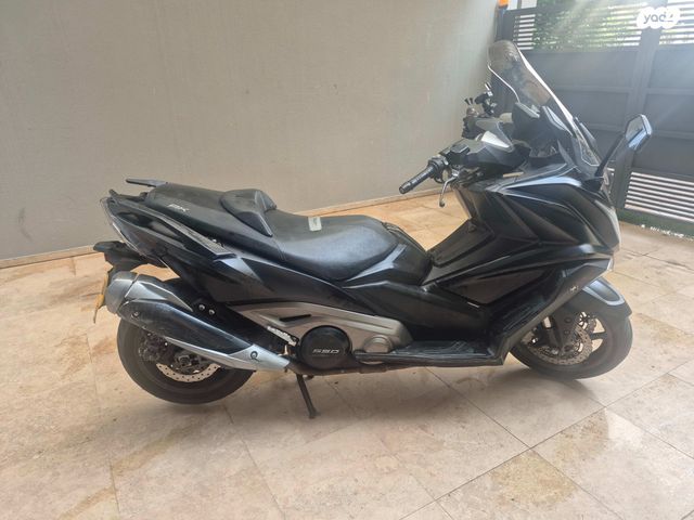 מודעת רכב קימקו AK 550